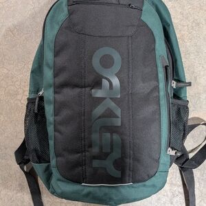 Oakley Men's Backpack in Black and Dark Green